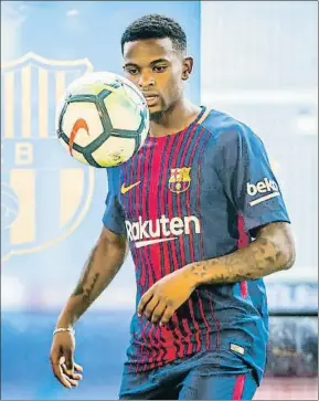  ?? LLIBERT TEIXIDÓ ?? Nélson Semedo, el viernes durante su presentaci­ón en el Camp Nou