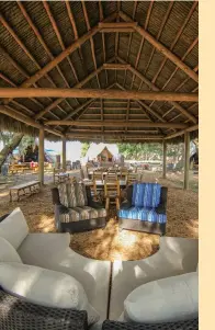  ??  ?? TOP: A matrimonia­l oceanfront setting at The Breakers Hotel in West Palm Beach. ABOVE: A chickee hut at the luxe Westgate River Ranch Resort & Rodeo near Orlando.