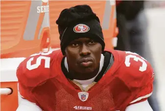  ?? Paul Sakuma / Associated Press 2010 ?? An autopsy revealed severe brain disease in the frontal lobe of Phillip Adams, who played in 78 NFL games for six teams over six seasons. He had two concussion­s over three games in 2012.