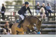  ?? Bild: MATHILDA AHLBERG ?? MEDALJHOPP. Henrik von Eckerman är en het medaljkand­idat í ridsport-em i Göteborg nästa vecka.