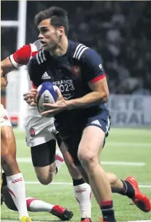  ?? Photos Midi Olympique - Patrick Derewiany ?? Malgré un immense talent, Damian Penaud a une approche individuel­le du rugby. À lui de rectifier le tir pour devenir le centre titulaire du XV tricolore.