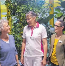  ?? FOTO: ABU ?? Daniela Segna-Gnant (links) und Heidi-Maria Brückl (rechts) organisier­en das Ethik-Kino des SRH-Krankenhau­ses, Dr. Sonja Benz ist im Vorstand des Ethik-Komitees.
