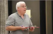  ?? CHARLES PRITCHARD — ONEIDA DAILY DISPATCH ?? Oneida resident Peter Hedglon speaks at the public hearing on chickens in the Inside District on Tuesday, Aug. 20.