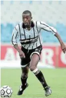  ?? Picture: PAUL VELASCO ?? WARNING SHOT: Ex-Orlando Pirates playmaker Edward Motale warns his former team against complacenc­y.