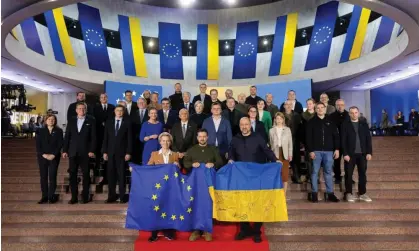  ?? Ukrainian Presidenti­al Press Service Handout/EPA ?? Volodymyr Zelenskiy with Ursula von der Leyen and Ukraine's prime minister, Denys Shmyhal, at the summit in Kyiv. Photograph: