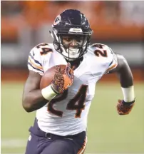  ??  ?? Rookie Jordan Howard had three carries for 22 yards last week against the Eagles. He might be a key if the Bears hope to establish a running game in the absence of injured Jay Cutler.