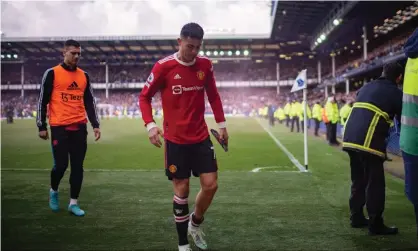  ?? ?? Cristiano Ronaldo left the field with a limp as he walked down the Goodison tunnel. Photograph: Ash Donelon/Manchester United/Getty Images