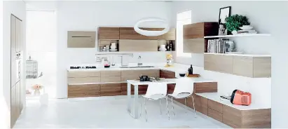  ??  ?? Scavolini Basic se caracteriz­a por su excelente calidad, fácil combinació­n, diseño multiforme y precio asequible.