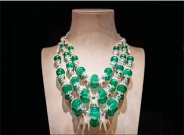  ?? BILLY HC KWOK/THE NEW YORK TIMES ?? The Maharani Emerald Necklace, which combines emerald beads with diamonds, at a Nirav Modi boutique in Hong Kong, on March 2, 2017.