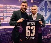  ?? IPP ?? Col diesse Patrick Cutrone, 22enne attaccante, insieme a Daniele Pradè, dirigente della Fiorentina