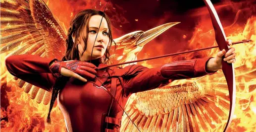  ??  ?? 25 anni Jennifer Lawrence (25 anni) è Katniss Everdeen nella saga «Hunger Games». Nata in Kentucky, ha debuttato al cinema nel 2008 con «Garden Party» e ha vinto l’Oscar nel 2013 come attrice protagonis­ta per «Il lato positivo»