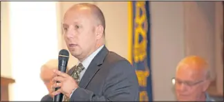  ?? JASON BAIN/EXAMINER ?? Greater Toronto Airports Authority (GTAA) engineerin­g and capital infrastruc­ture director Chris Sawicki addresses the Peterborou­gh Rotary Club during its weekly meeting at the Peterborou­gh Golf and Country Club on Monday.