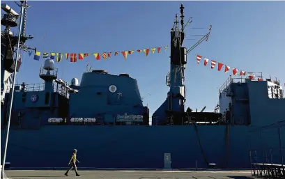  ?? (ROUMANIE, 19 DÉCEMBRE 2023/ROBERT GHEMENT/EPA) ?? Le port militaire de Constanta a fêté l’arrivée d’un dragueur de mines M 270 du Royaume-Unis.