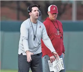  ?? GARY COSBY JR.-TUSCALOOSA NEWS ?? Alabama quarterbac­ks coach Nick Sheridan gives instructio­ns during practice.