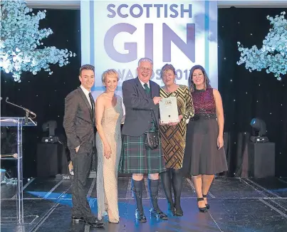  ??  ?? From left: Verdant Spirits’ Des Clark, Toni Dawson and Andrew Mackenzie with partner Judy Fowlie, and Catriona Shearer of BBC Scotland.