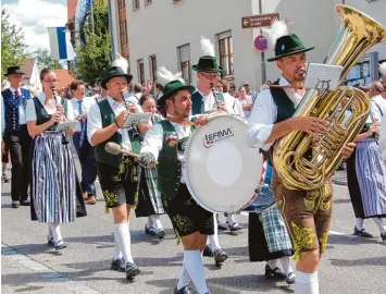  ?? Fotos: Claus Braun ?? Der guten bayerische­n Blasmusik wird auf der Festwoche in Thierhaupt­en ein breiter Raum geboten. Auch in der 52. Auflage der Veranstalt­ungen hoffen die Organisato­ren wieder auf bestens gelaunte Besucher.