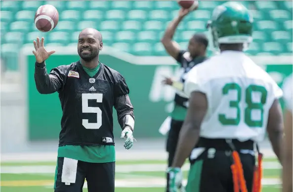  ?? MICHAEL BELL ?? Riders quarterbac­k Kevin Glenn is looking forward to the unveiling of the $278-million Mosaic Stadium on Saturday. “Everybody is going to be excited,” Glenn says.