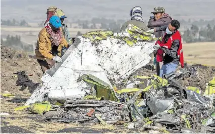  ?? EPA ?? Beim Absturz der Boeing 737 MAX in Äthiopien im März kamen alle 157 Menschen an Bord ums Leben.