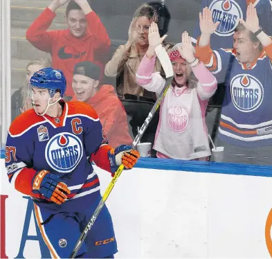  ?? IAN KUCERAK / POSTMEDIA NEWS ?? Connor McDavid’s unselfish qualities have turned Leon Draisaitl and Patrick Maroon into bigger producers this season for the Oilers. But it’s something that McDavid has been doing for years, going back to his days in junior hockey.