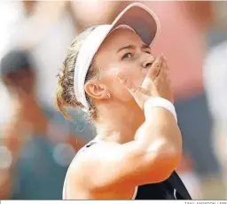  ?? IAN LANGSDON / EFE ?? La checa Barbora Krejcikova celebra su título en Roland Garros