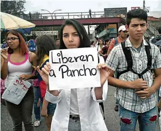  ?? Natalia Viana/Agência Pública ?? Protesto em Mérida pede libertação do estudante Carlos Alfredo Ramírez Torres, Pancho