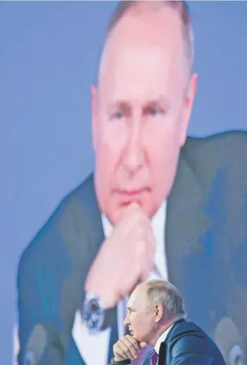  ?? ?? El Presidente ruso Vladimir Putin celebra su conferenci­a de prensa anual en Moscú, el 23 de diciembre de 2021.