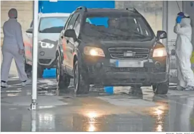  ?? MIGUEL ÁNGEL GOZÁLEZ ?? Atención en el autocovid del hospital de Jerez, este viernes.