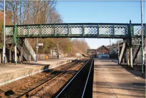  ?? ?? ●●The Victorian footbridge at Reddish North station.