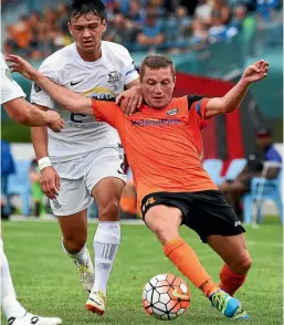  ?? PHOTO: CHRIS SYMES/ PHOTOSPORT ?? Tasman United leftback Sam Ayers competes for the ball during last weekend’s 1-0 win over Hamilton Wanderers.