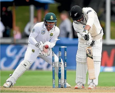  ?? ANDREW CORNAGA/PHOTOSPORT ?? Allrounder Colin de Grandhomme was one of several poor dismissals against South Africa in Wellington and he could make way for an extra spinner in Hamilton.