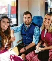  ??  ?? Corinna, Andi und Sylvana fahren öfter nach München auf das Volksfest.