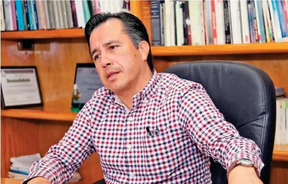  ?? JAIME RIVERA ?? Espera ahorrar dos mil millones de pesos anuales con la reducción salarial/