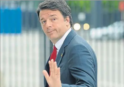  ?? ALIK KEPLICZ / AP ?? Matteo Renzi, ayer a su llegada a la segunda sesión de la cumbre de la OTAN en Varsovia