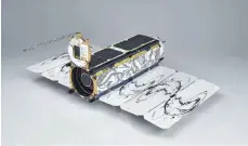 ?? FOTO: CARTER DOW PHOTOGRAPH­Y ?? Die technische Entwicklun­g ist vorangesch­ritten, kleine Satelliten wie das Model „Dove“der Firma Planet sind schon für mehrere Zehntausen­d Euro zu bekommen.