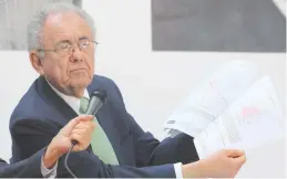  ??  ?? Javier Jiménez Espriú, futuro titular de la SCT, dijo que el estudio de Navblue indica que no hay interferen­cia entre aviones con la operación simultánea de Santa Lucía y el AICM.