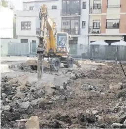  ?? AJUNTAMENT DE VILAFAMÉS ?? Las obras del nuevo consultori­o han empezado en la plaza Germanes Mas.