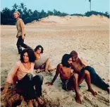  ?? (Getty) ?? Figli dei fiori Hippy in spiaggia a Goa negli anni 70