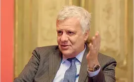  ??  ?? Ministro. Gian Luca Galletti, 53 anni, titolare del dicastero dell’Ambiente