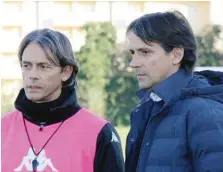  ??  ?? Pippo Inzaghi col fratello Simone in lotta con la Lazio per lo scudetto