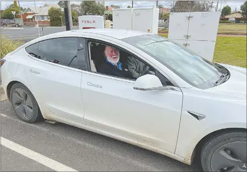  ?? PHOTO: DUBBO PHOTO NEWS. ?? Philip Bott told Dubbo Photo News it’s not the time it takes to charge electric cars which is the problem in the bush, but rather that there are so few chargers around.