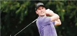  ?? ?? FORT WORTH: Webb Simpson plays his shot from the sixth tee during Round Three of the DEAN & DELUCA Invitation­al at Colonial Country Club on Saturday in Fort Worth, Texas. —AFP