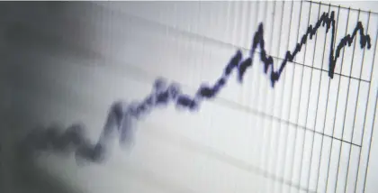  ?? PETER J. THOMPSON/FILES ?? Stock market investors should expect to earn a return by way of capital appreciati­on or an increase in the underlying price of stocks, although that rise is not in a straight line, as we have seen underscore­d in 2020, Jason Heath says.