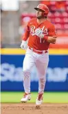  ?? AARON DOSTER/ASSOCIATED PRESS ?? Cincinnati’s Kyle Farmer rounds the bases after hitting a tworun home run during the second inning of Thursday’s game against the Cubs in Cincinnati.