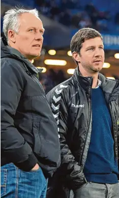  ?? Foto: Witters ?? Sportvorst­and Jochen Saier (rechts) und Trainer Christian Streich versuchen sich mit dem SC Freiburg in der Bundesliga zu behaupten.