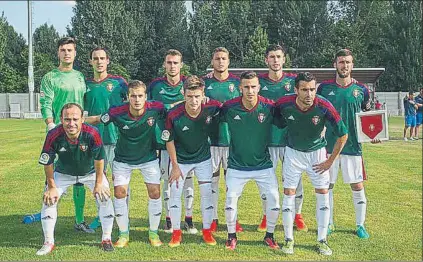  ?? FOTO: OSASUNA ?? Alex Berenguer El futbolista zurdo de Osasuna, segundo por la derecha en la fila de abajo, parece gustar al Athletic