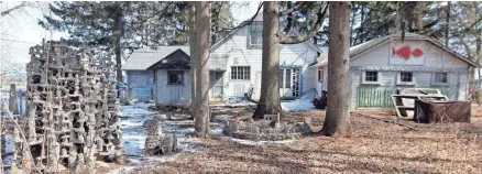  ?? MARK HOFFMAN/MILWAUKEE JOURNAL SENTINEL ?? The backyard at Mary Nohl’s house in Fox Point.