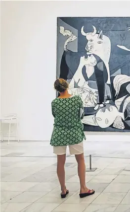  ?? Miquel Gonzalez / laif / picturedes­k.com ?? Madrid, Museum Reina Sofia: „Guernica“von Pablo Picasso.