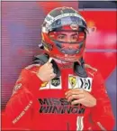  ??  ?? Sainz, en el box de Ferrari.