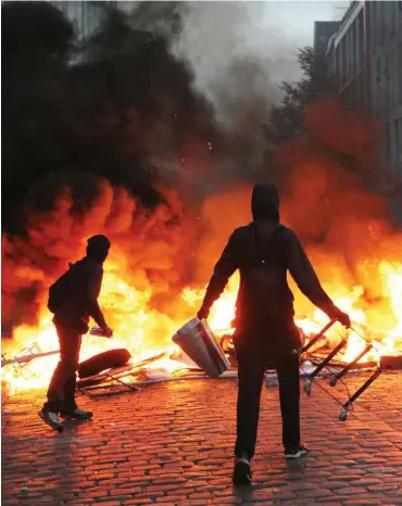  ?? Foto: dpa/Markus Scholz ?? Das nächtliche Schanzenvi­ertel in Hamburg