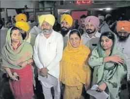  ??  ?? Leader of opposition Harpal Singh Cheema (2L) and other Aam Aadmi Party MLAS.